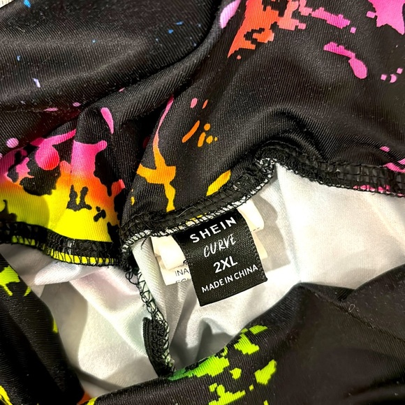Women’s SHEIN 2X colorful splatterpaint leggings - Picture 2 of 13